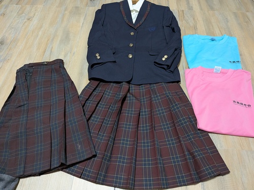 ���R�� ���R���������_�ƍ����w�Z ���q�����㉺�Z�b�g 