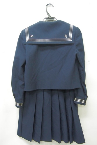  7677k �X�� ���ˎs�� ��ꒆ�w ELLE �G���� �~�� ���� �w��Z�[���[�� �㉺�Z�b�g ���q����